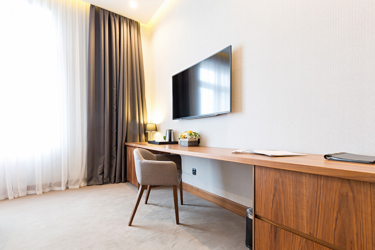 Hotel-TV bei Muster Elektro in Musterstadt