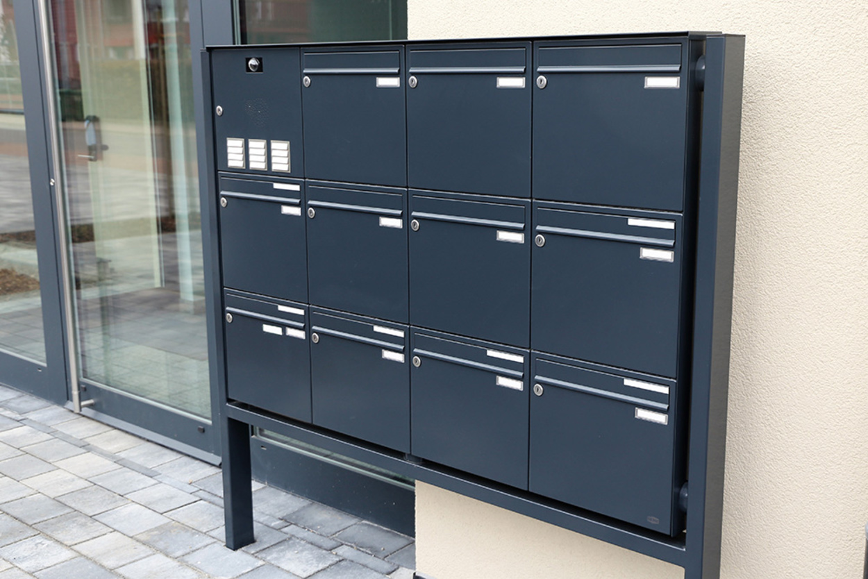 Briefkasten&shy;systeme bei Muster Elektro in Musterstadt